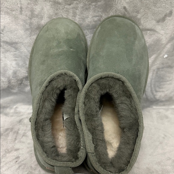 UGG CLASSIC ULTRA MINI BOOTS SIZE 7 - Picture 7 of 9